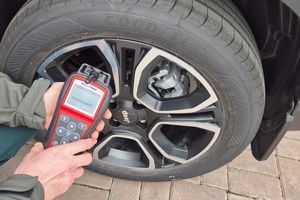 Чому важливо слідкувати за тиском у шинах: роль TPMS у вашому автомобілі фото